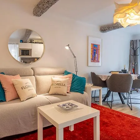 Le Coeur Du Suquet Avec Petit Balcon Et Belle Vue Lägenhet